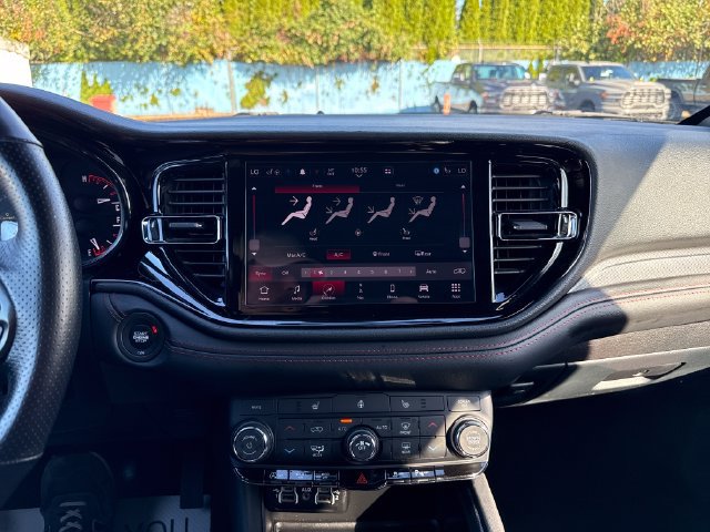 Used 2025 Dodge Durango GT AWD/4WD image 17