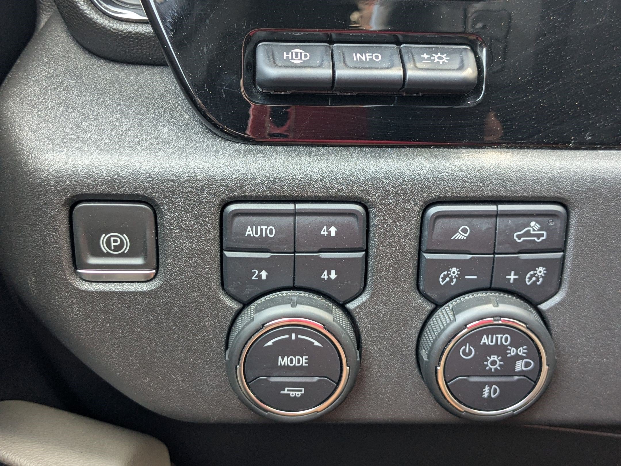 Used 2023 Chevrolet Silverado 1500 ZR2 w/ Technology Package AWD/4WD image 22