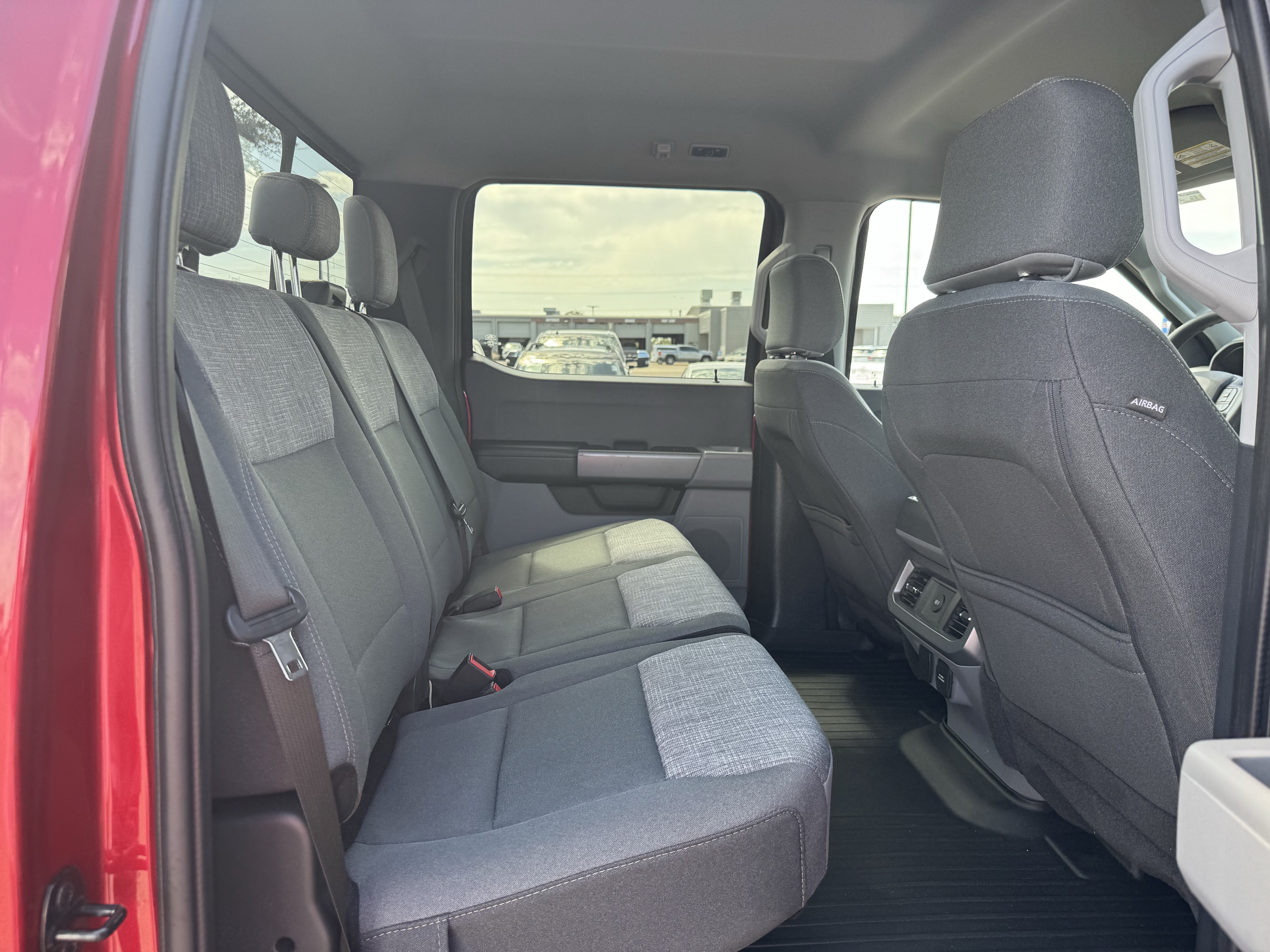 Certified 2023 Ford F250 XLT w/ FX4 Off-Road Package AWD/4WD image 31