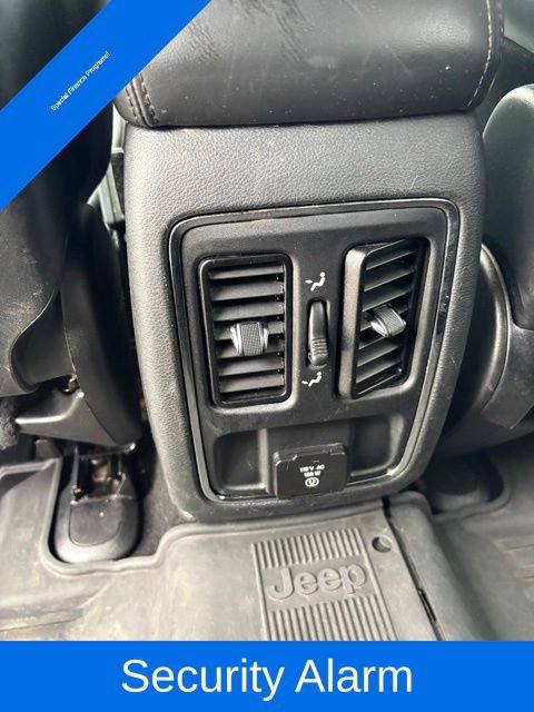Used 2020 Jeep Grand Cherokee Altitude AWD/4WD image 29