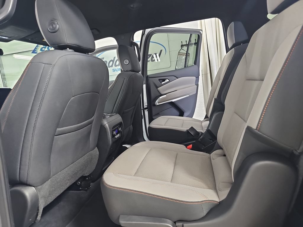 Used 2025 Chevrolet Traverse LT AWD/4WD image 21