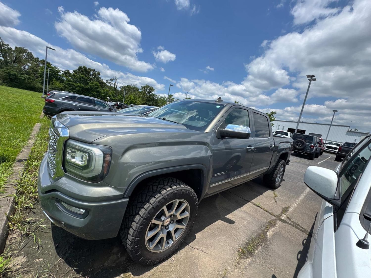Used 2017 GMC Sierra 1500 Denali AWD/4WD image 8