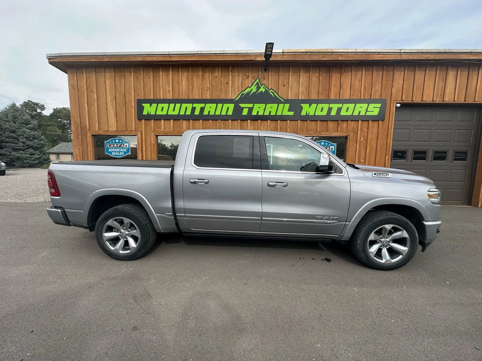 Used 2022 RAM 1500 Limited w/ Body Color Bumper Group image 1