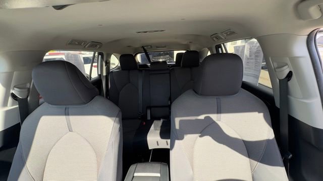 Used 2024 Toyota Highlander LE image 20