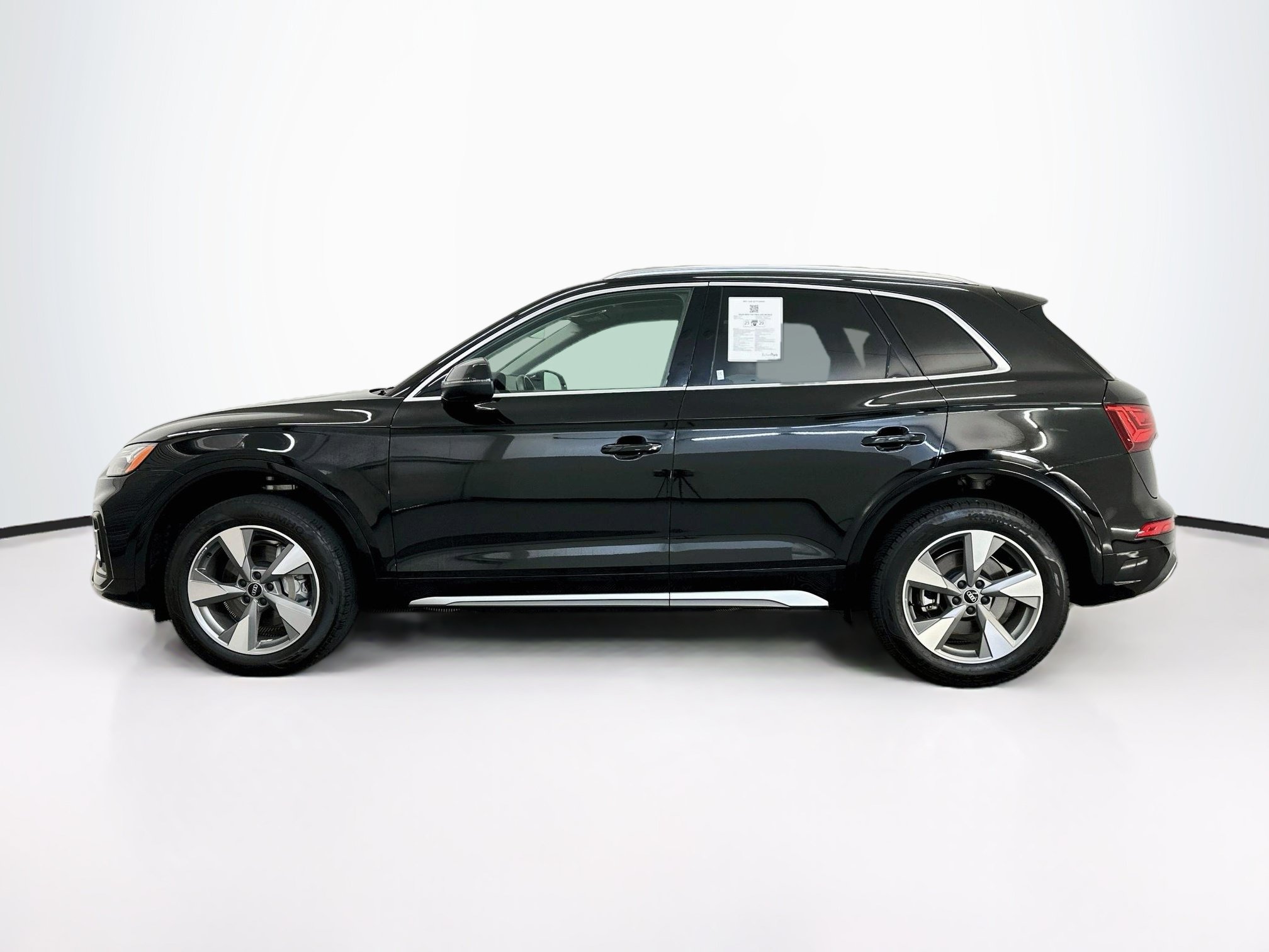 Used 2023 Audi Q5 2.0T Premium w/ Convenience Package AWD/4WD image 4