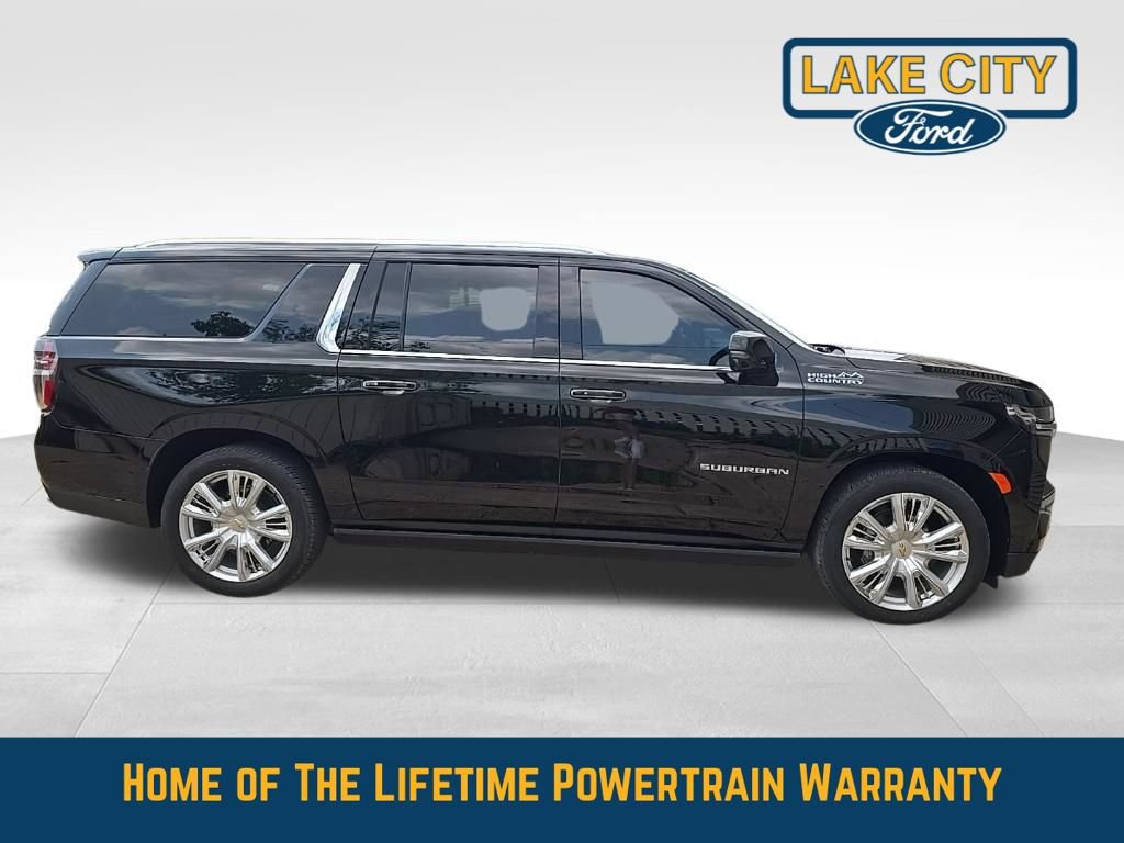 Used 2024 Chevrolet Suburban High Country AWD/4WD image 3