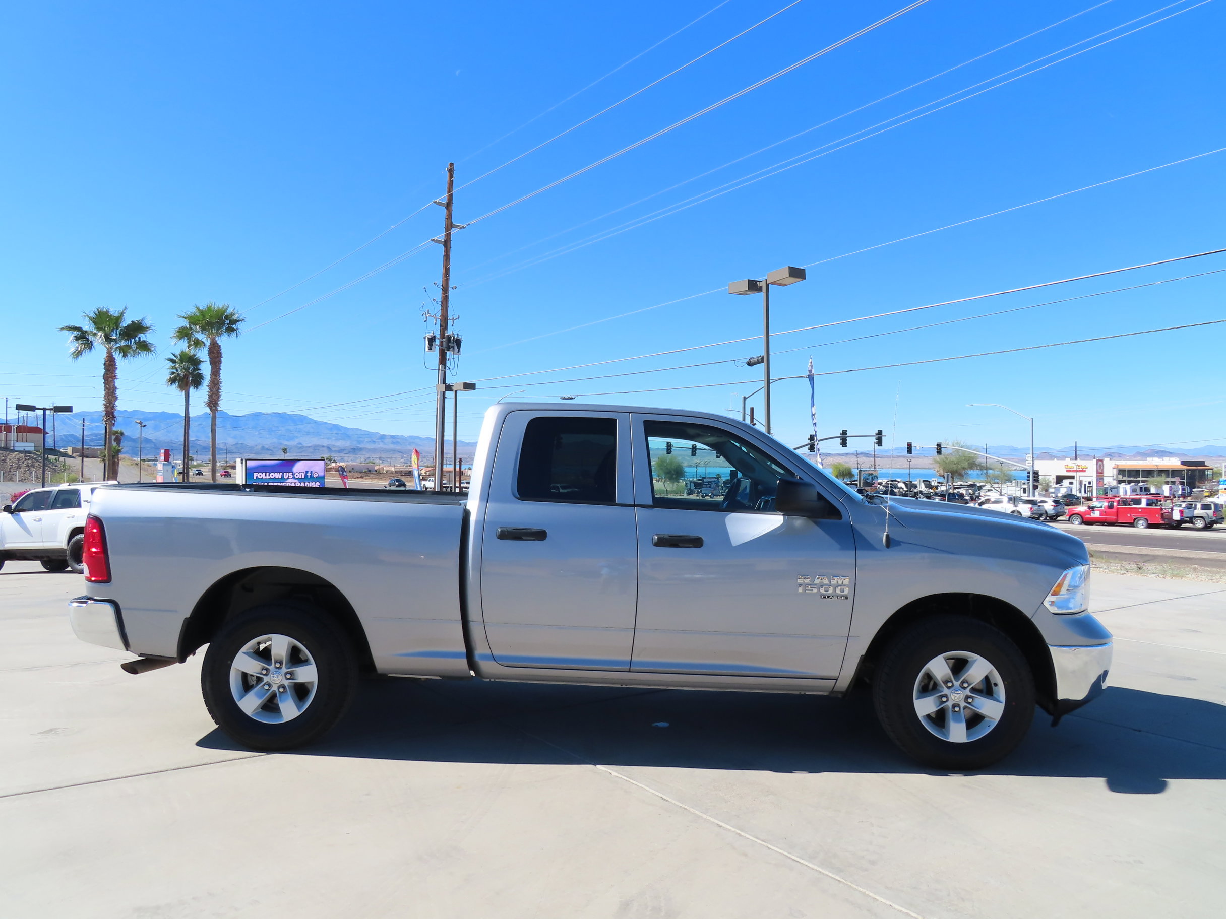 Used 2024 RAM 1500 Classic SLT image 9
