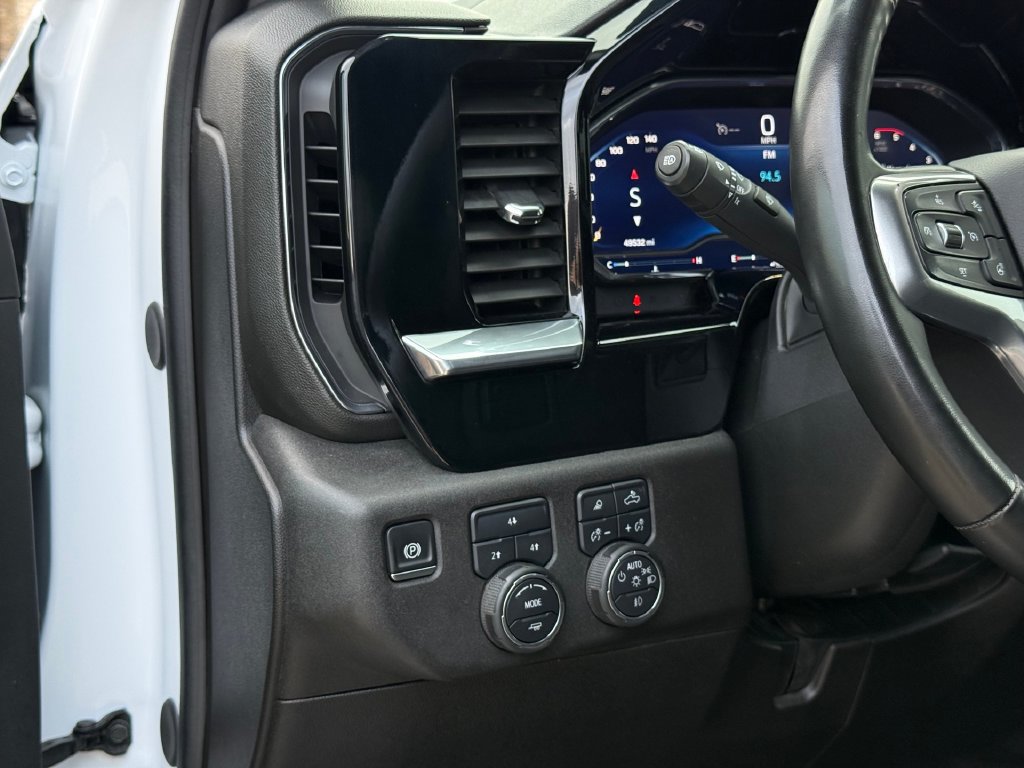 Used 2025 Chevrolet Silverado 3500 LT w/ Safety Package AWD/4WD image 9