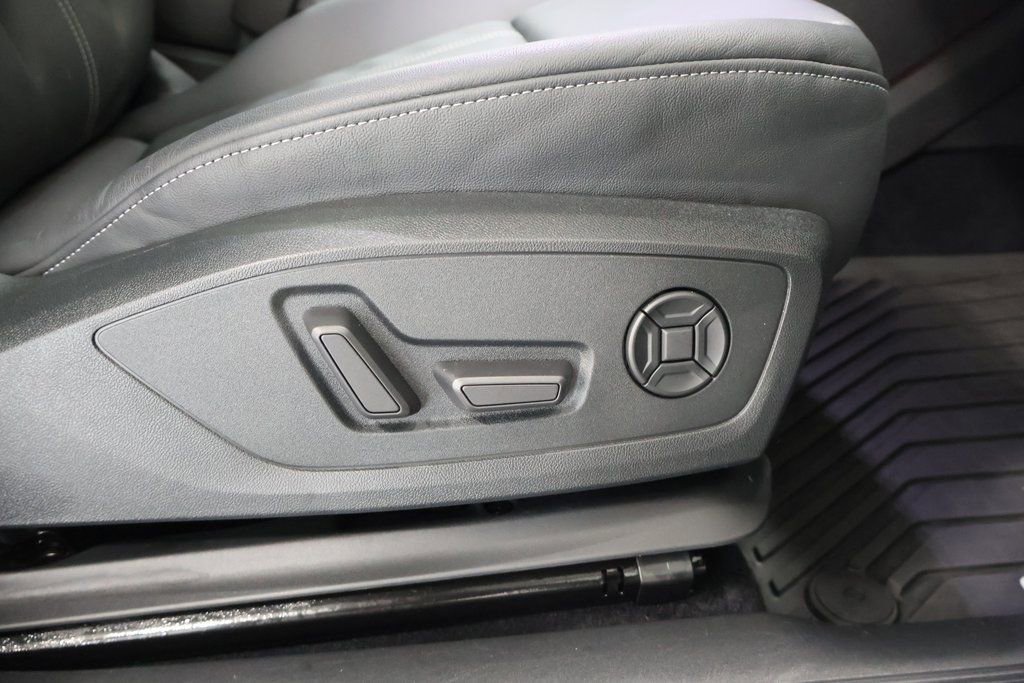 Used 2022 Audi Q4 e-tron Prestige image 22