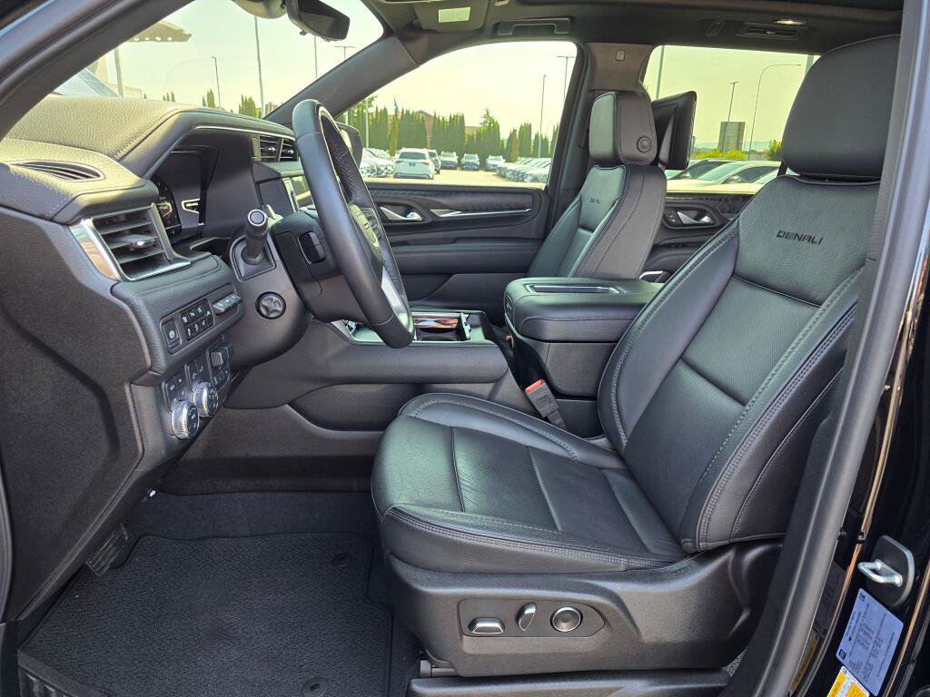 Used 2024 GMC Yukon Denali w/ Denali Reserve Package AWD/4WD image 15