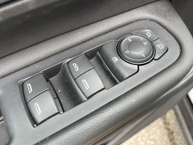 Used 2023 GMC Terrain SLE w/ Driver Convenience Package FWD image 13