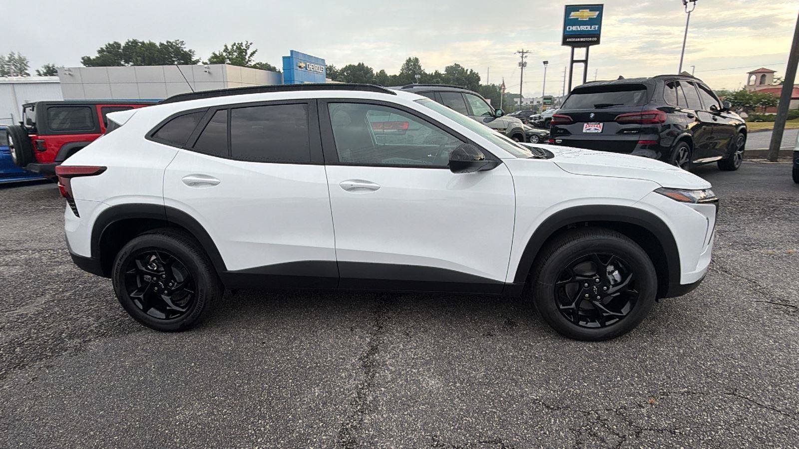 New 2026 Chevrolet Trax LT w/ Driver Confidence Package FWD image 7