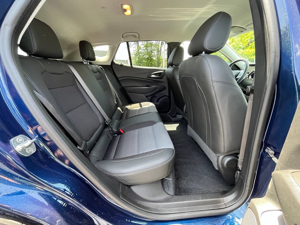 Certified 2024 Chevrolet Trax LT w/ LT Convenience Package FWD image 20