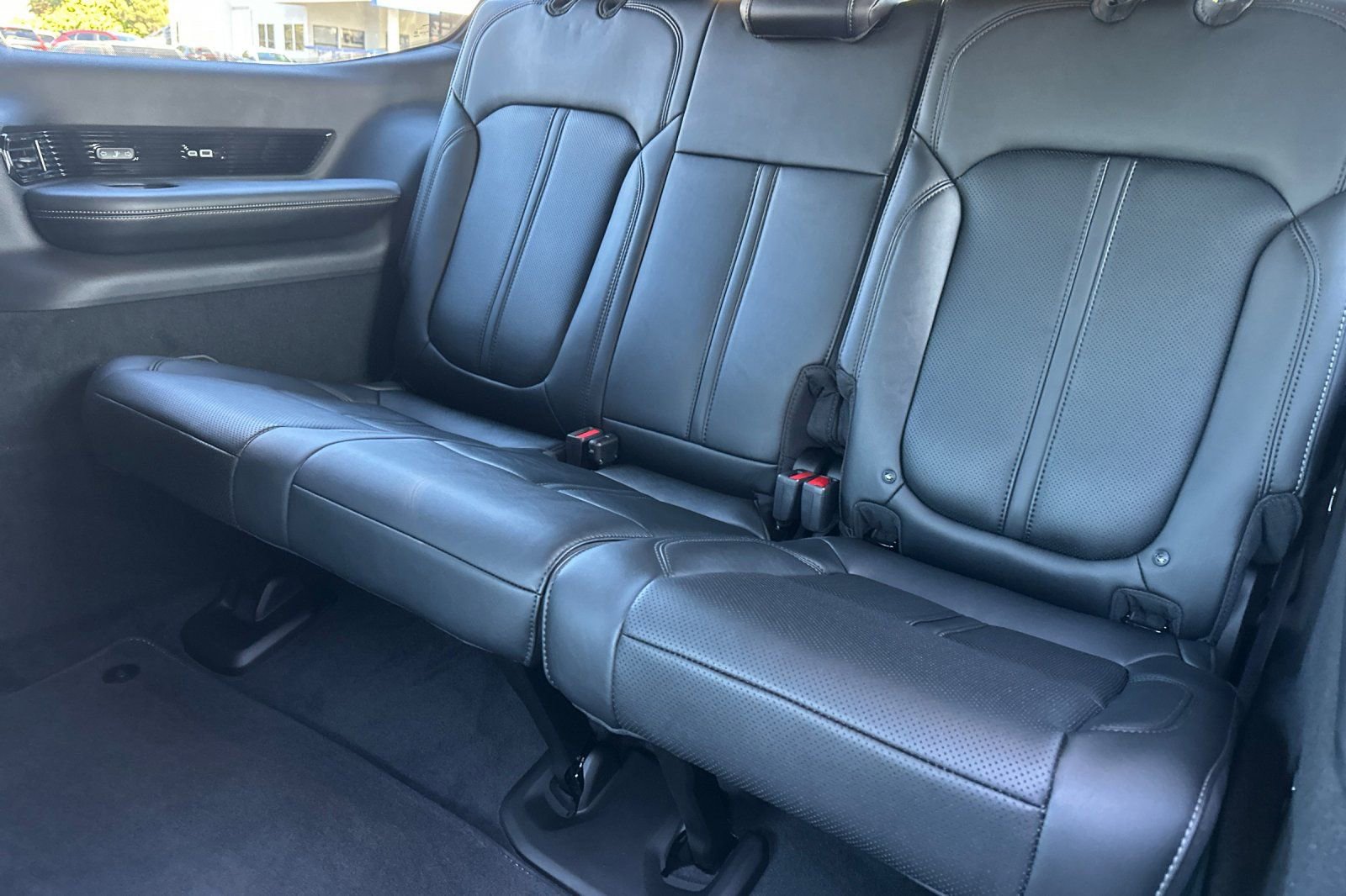 New 2026 Jeep Grand Wagoneer Summit image 18