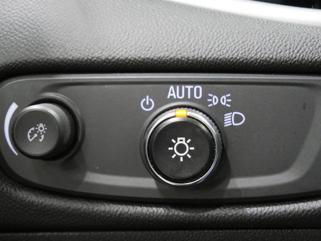 Used 2023 Chevrolet Malibu LT FWD image 13