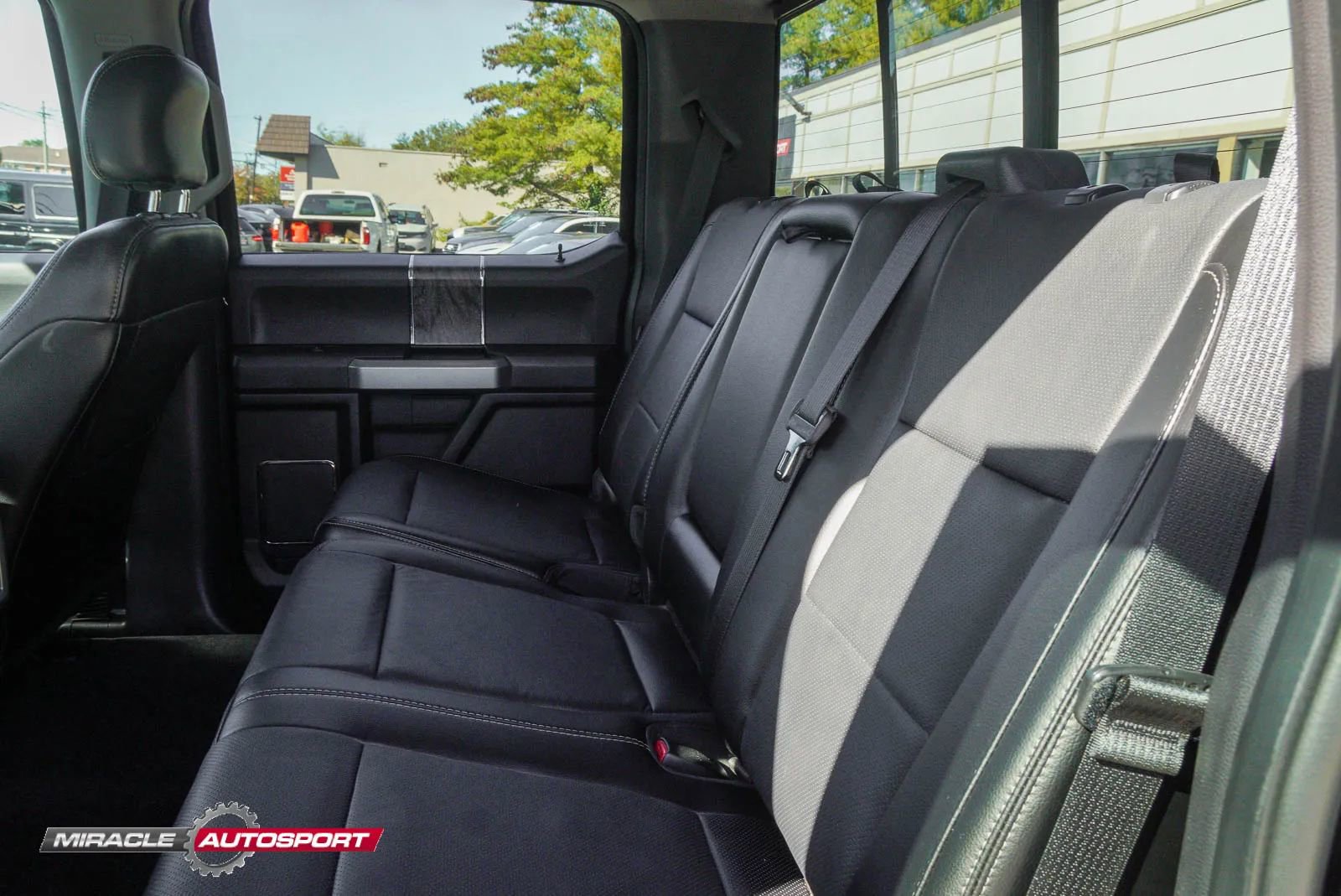 Used 2017 Ford F350 Lariat w/ Lariat Ultimate Package image 25