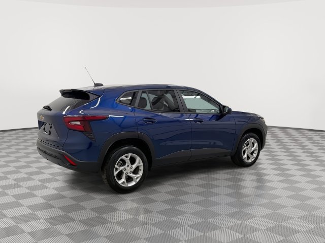 Certified 2024 Chevrolet Trax LS w/ LS Convenience Package FWD image 11