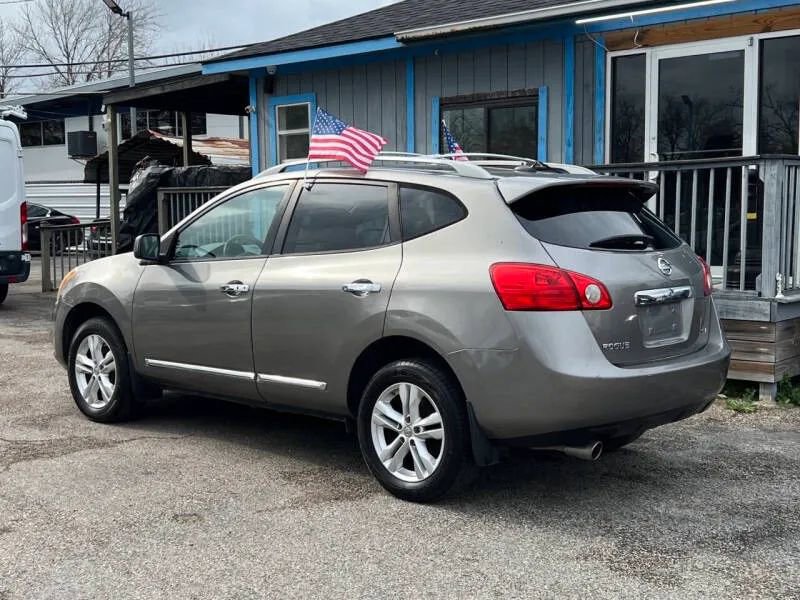 Used 2013 Nissan Rogue SV w/ Premium Pkg image 8