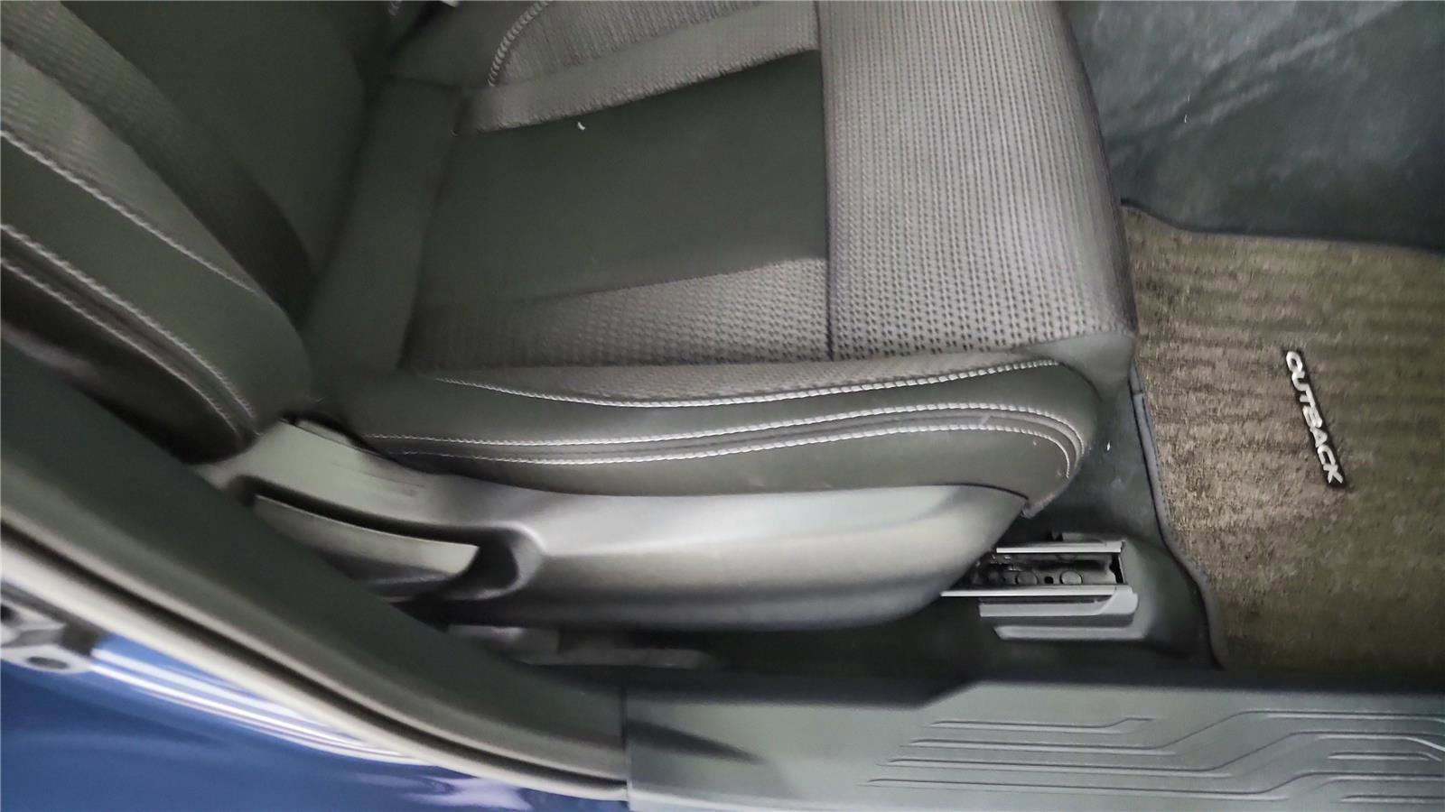 Used 2023 Subaru Outback Premium image 27