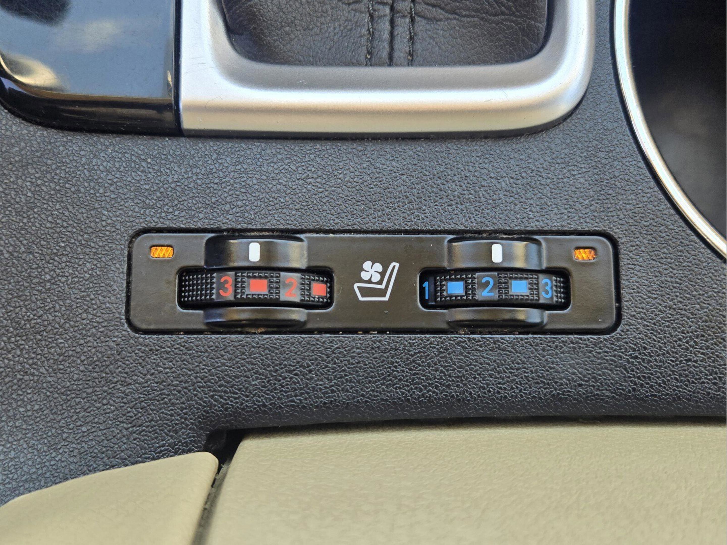 Used 2016 Toyota Highlander Limited Platinum image 19