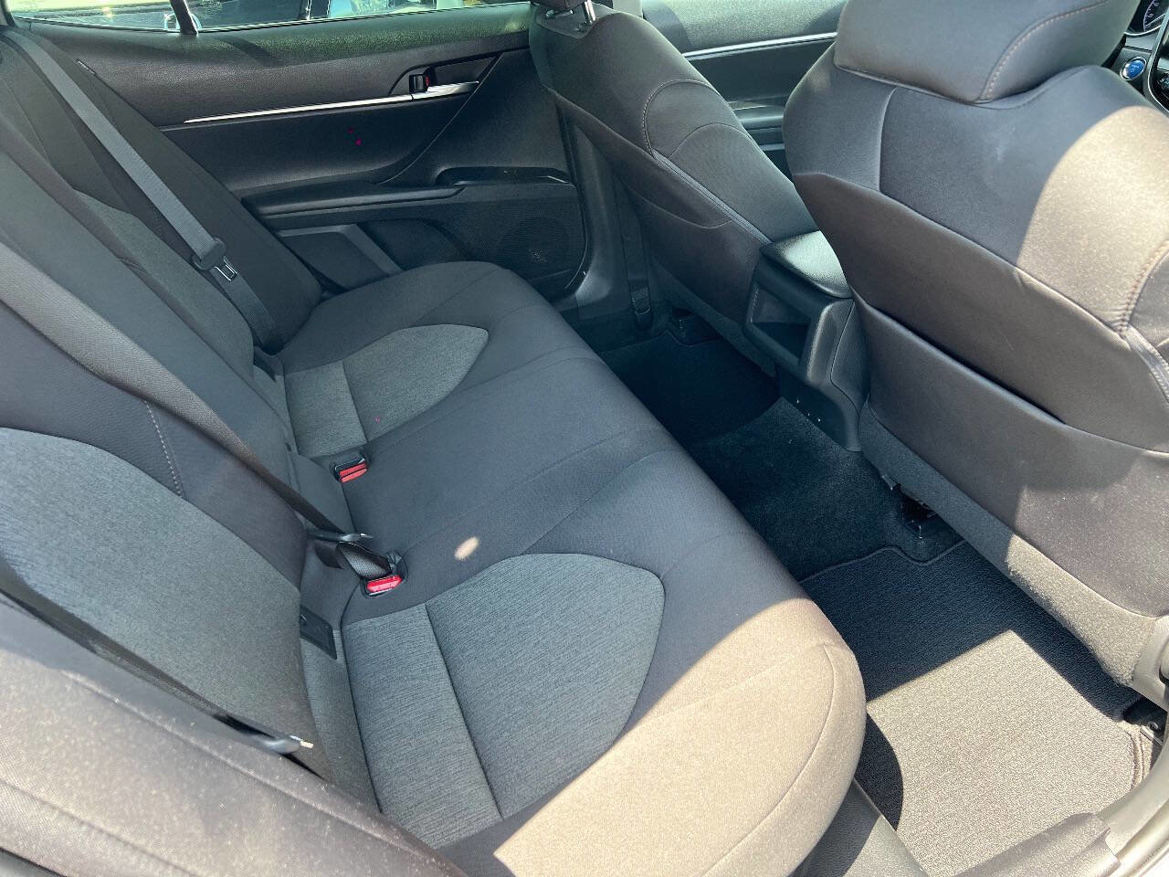 Used 2020 Toyota Camry LE image 27