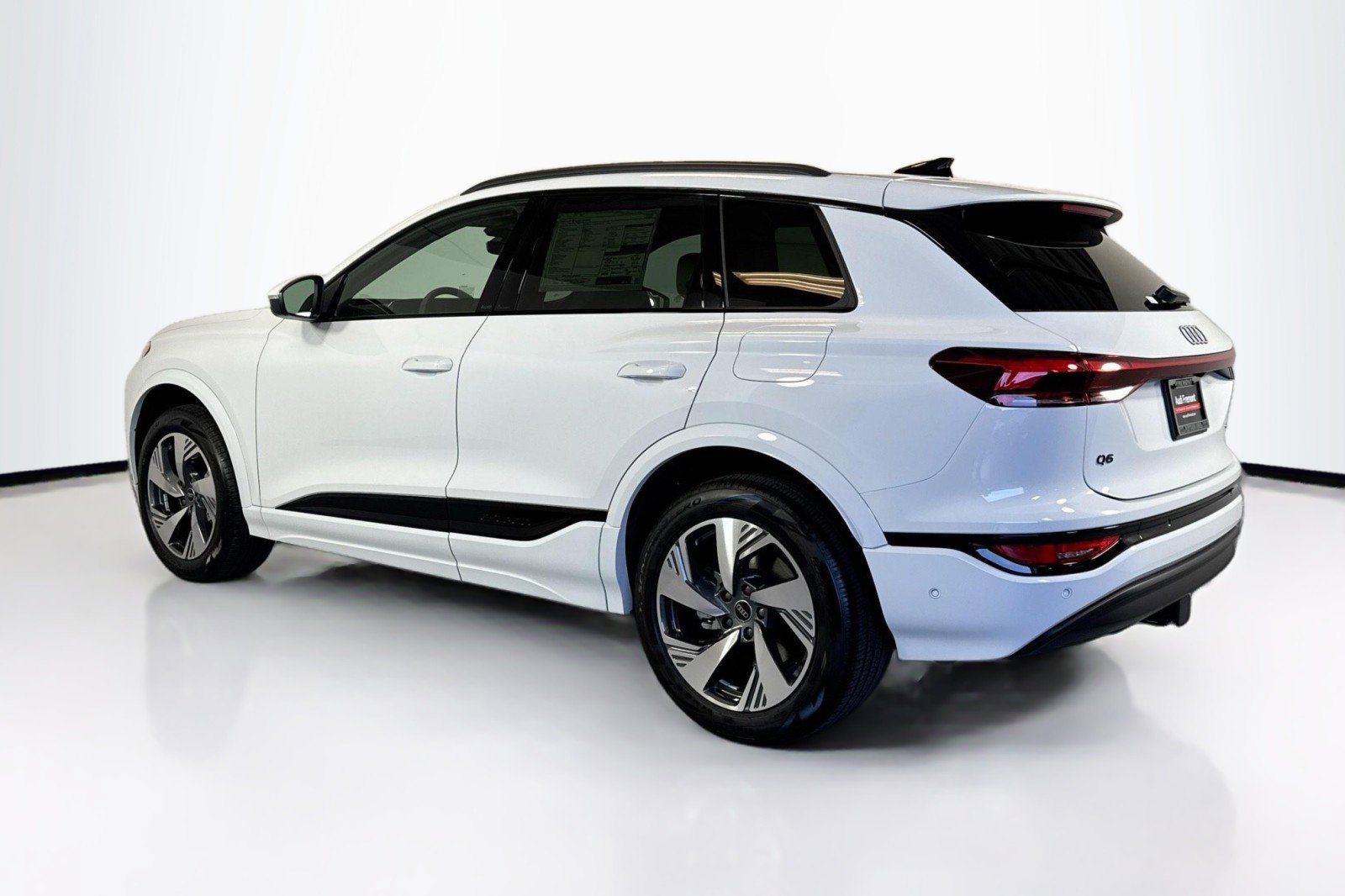 New 2025 Audi Q6 e-tron Premium image 7