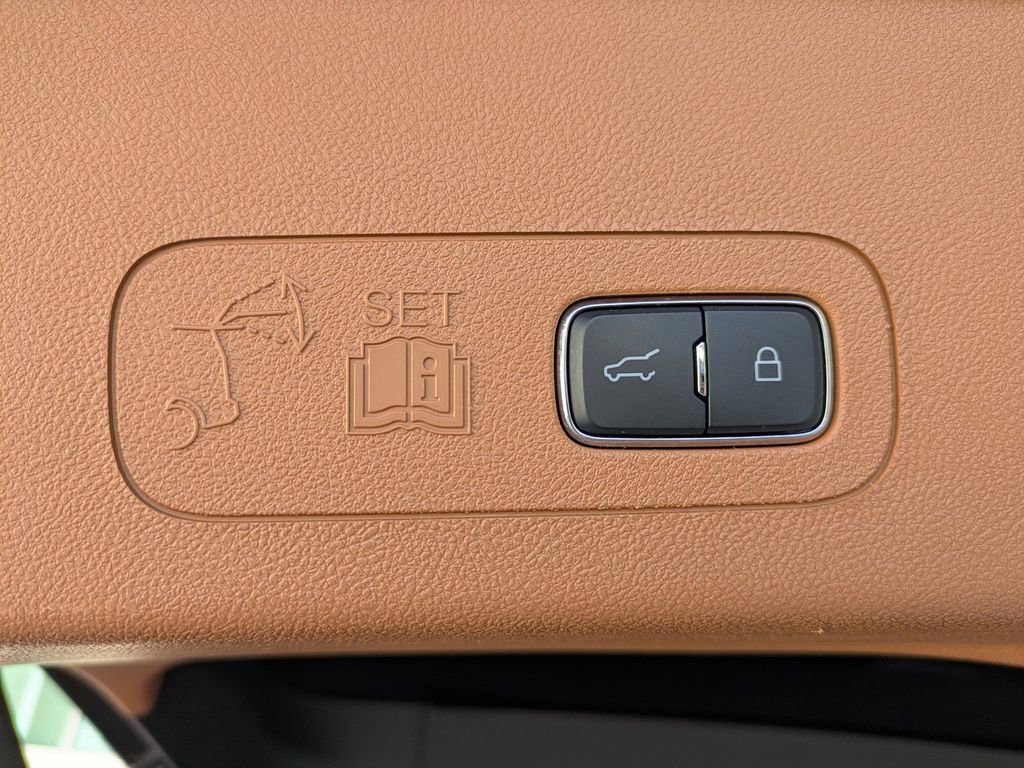 Certified 2023 Lincoln Aviator Black Label w/ Class IV Trailer Tow Package image 14