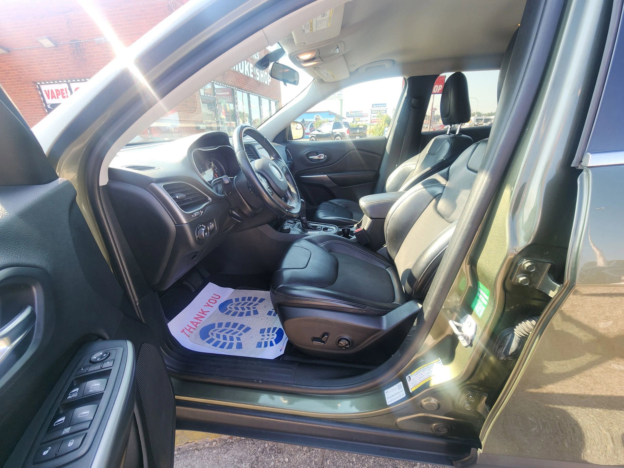 Used 2019 Jeep Cherokee Latitude Plus image 8