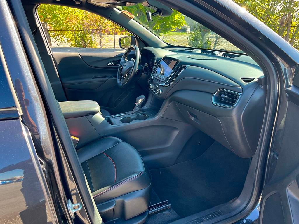 Used 2022 Chevrolet Equinox RS w/ RS Leather Package image 29