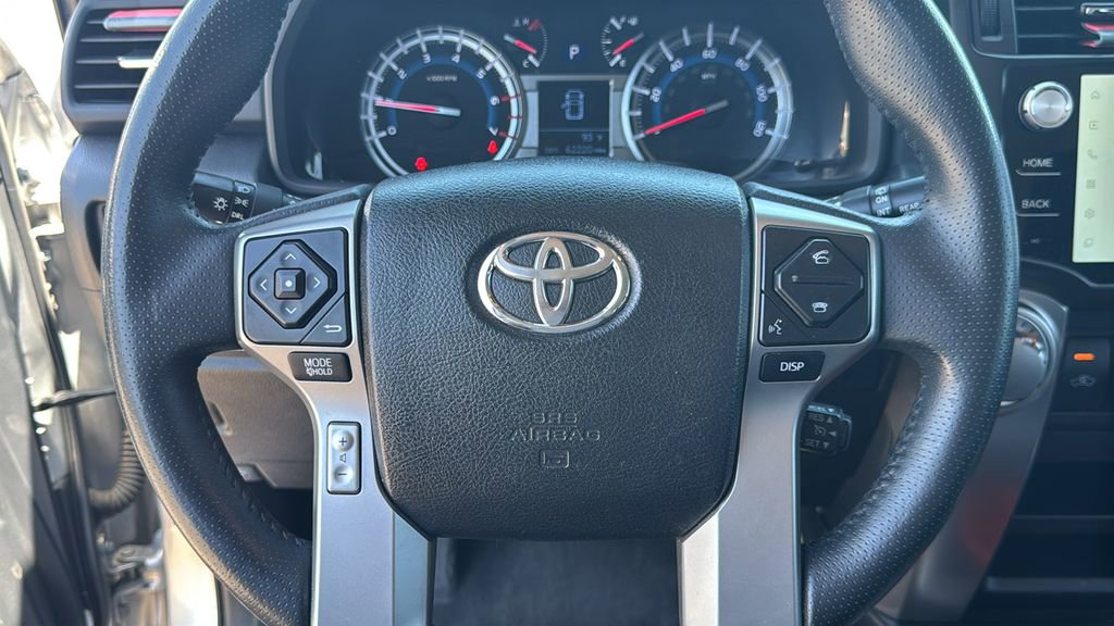 Used 2016 Toyota 4Runner SR5 AWD/4WD image 10