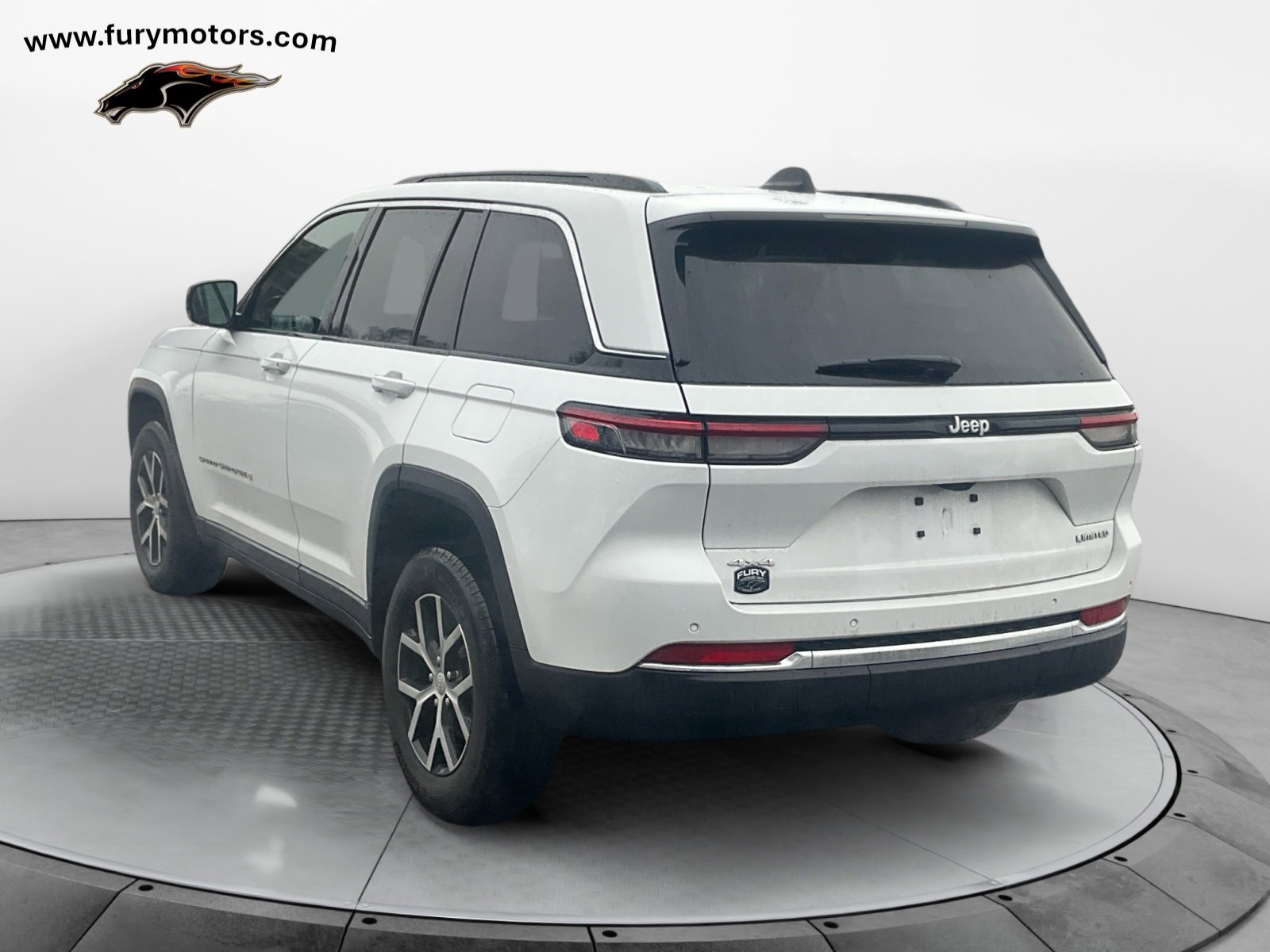 Used 2025 Jeep Grand Cherokee Limited image 5