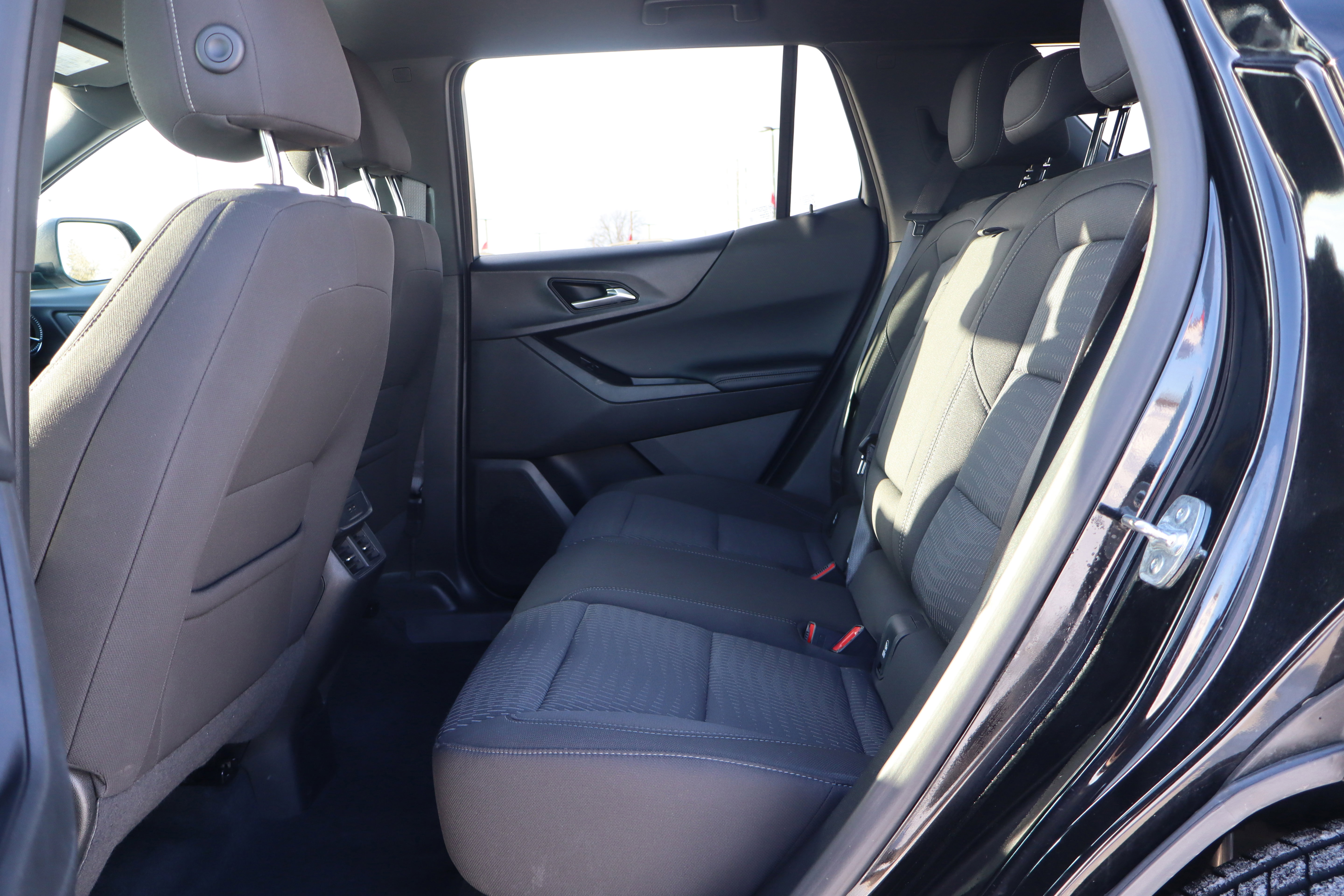 Used 2025 Chevrolet Equinox LT AWD/4WD image 11