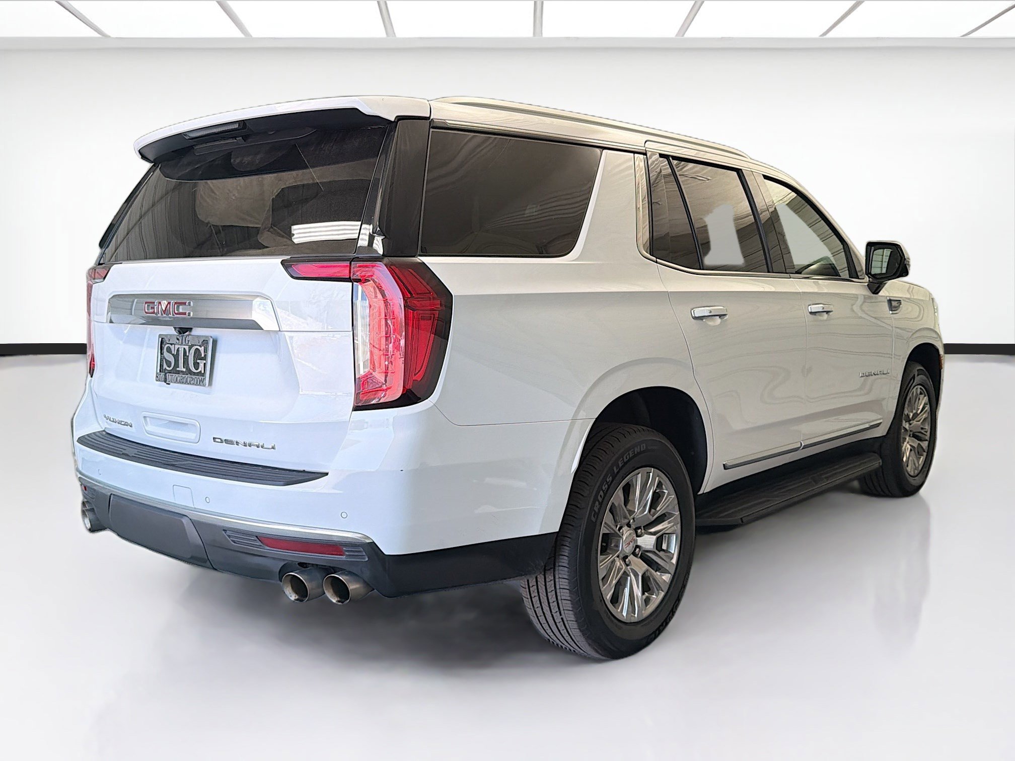 Used 2023 GMC Yukon Denali AWD/4WD image 4