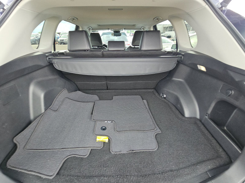Used 2022 Toyota RAV4 XLE Premium FWD image 12