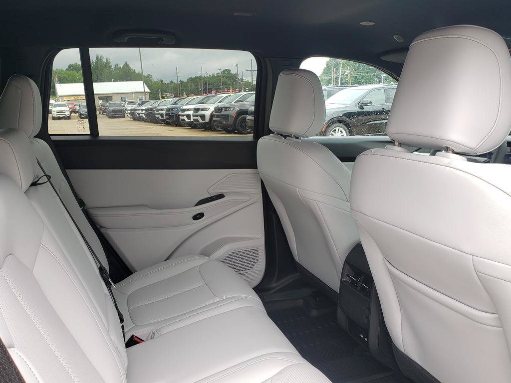 New 2026 Jeep Cherokee Limited AWD/4WD image 18