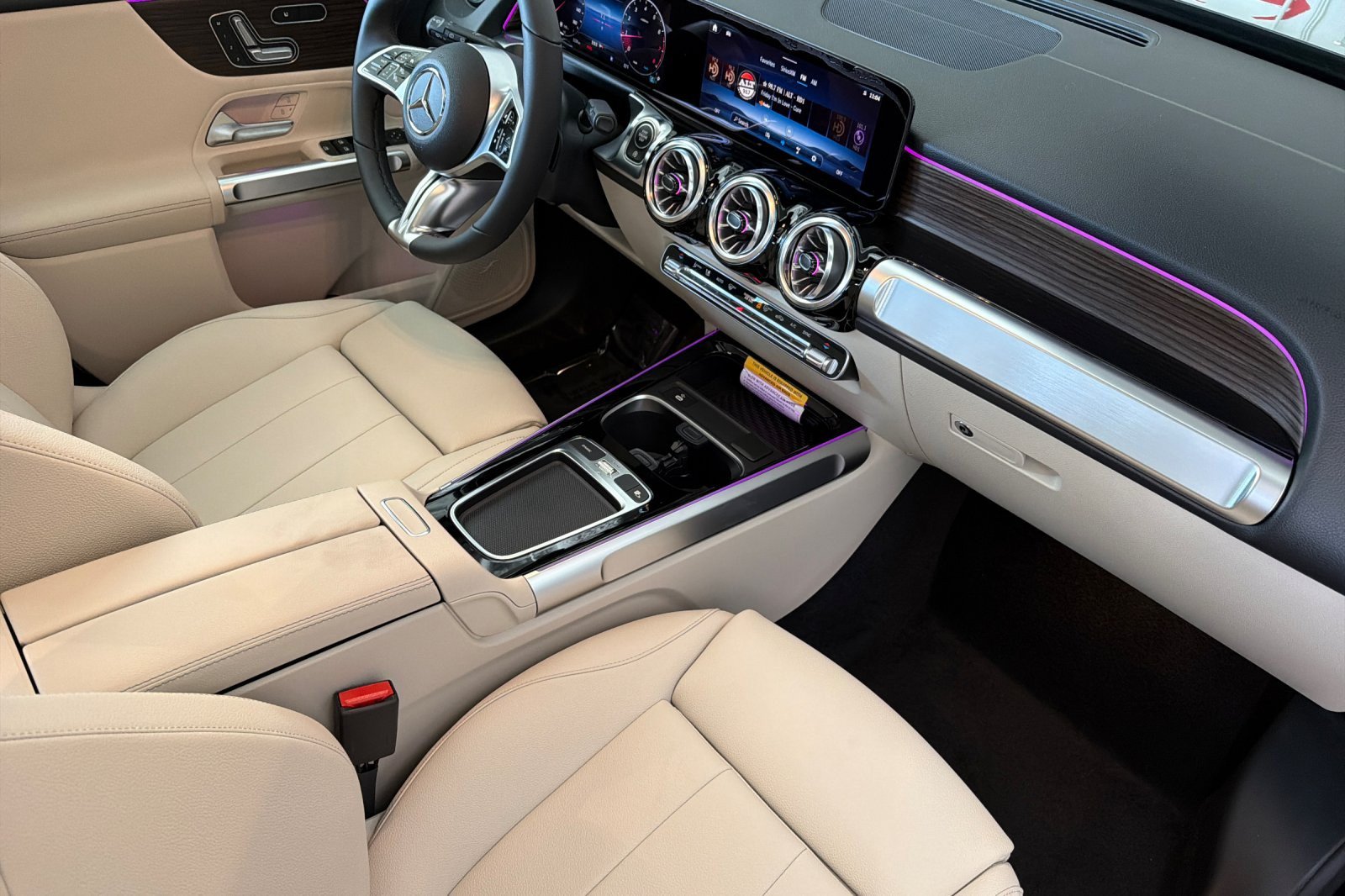New 2026 Mercedes-Benz GLB 250 image 14