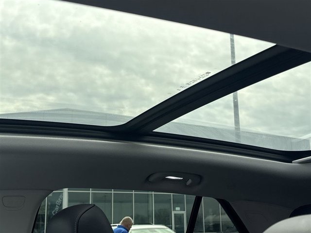 Used 2024 Buick Envision Avenir image 19