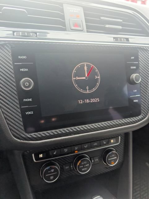 Used 2018 Volkswagen Tiguan SE w/ 3rd Row Seat Package image 42