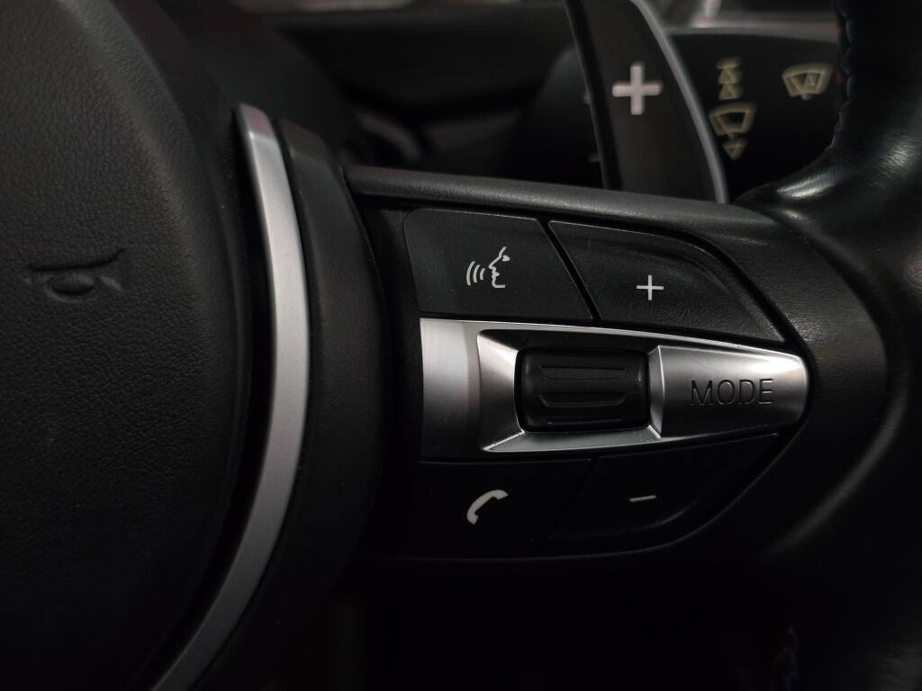 Used 2015 BMW M4 Convertible image 37