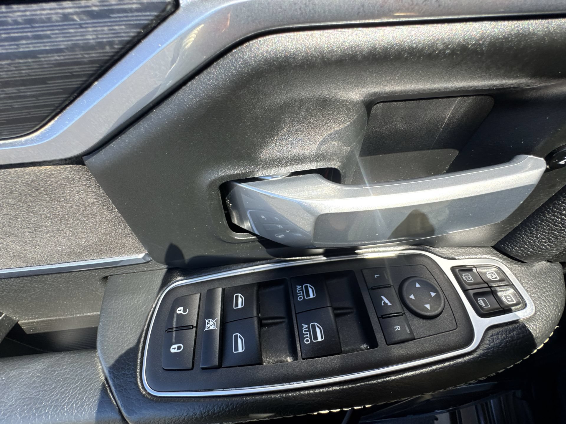 Used 2024 RAM 3500 Laramie w/ Night Edition AWD/4WD image 13