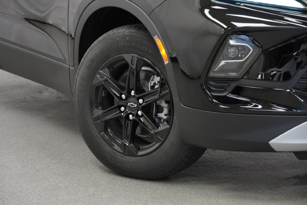 New 2026 Chevrolet Blazer LT w/ Convenience Package AWD/4WD image 9