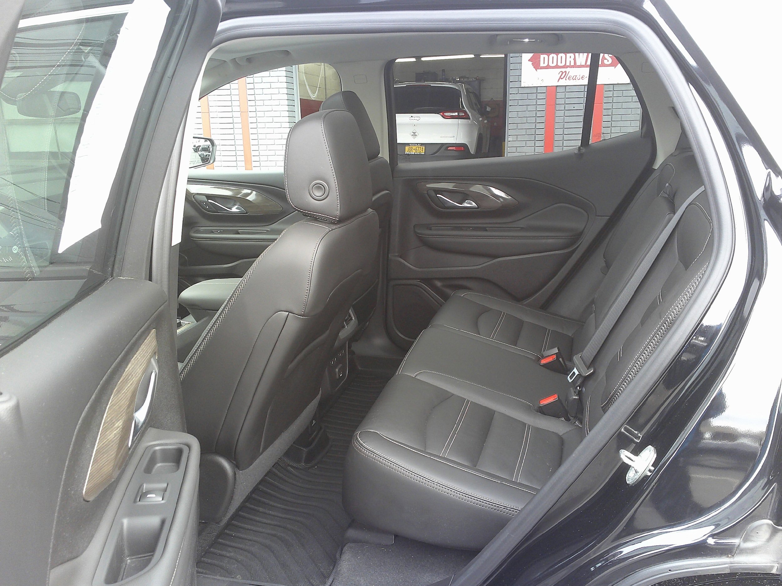 Used 2024 GMC Terrain Denali w/ Denali Premium Package image 18