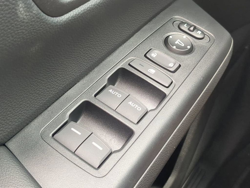 Used 2025 Honda CR-V Sport image 21