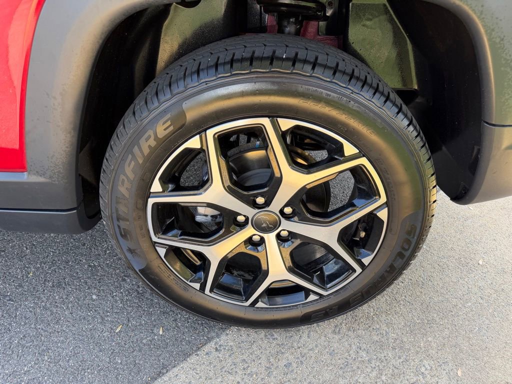 Certified 2025 Jeep Compass Limited AWD/4WD image 14