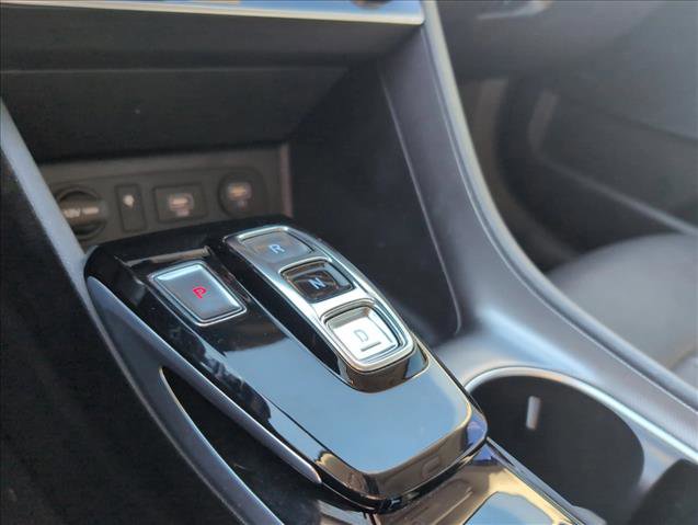 Used 2021 Hyundai Sonata Limited w/ Preferred Accessory Package image 14