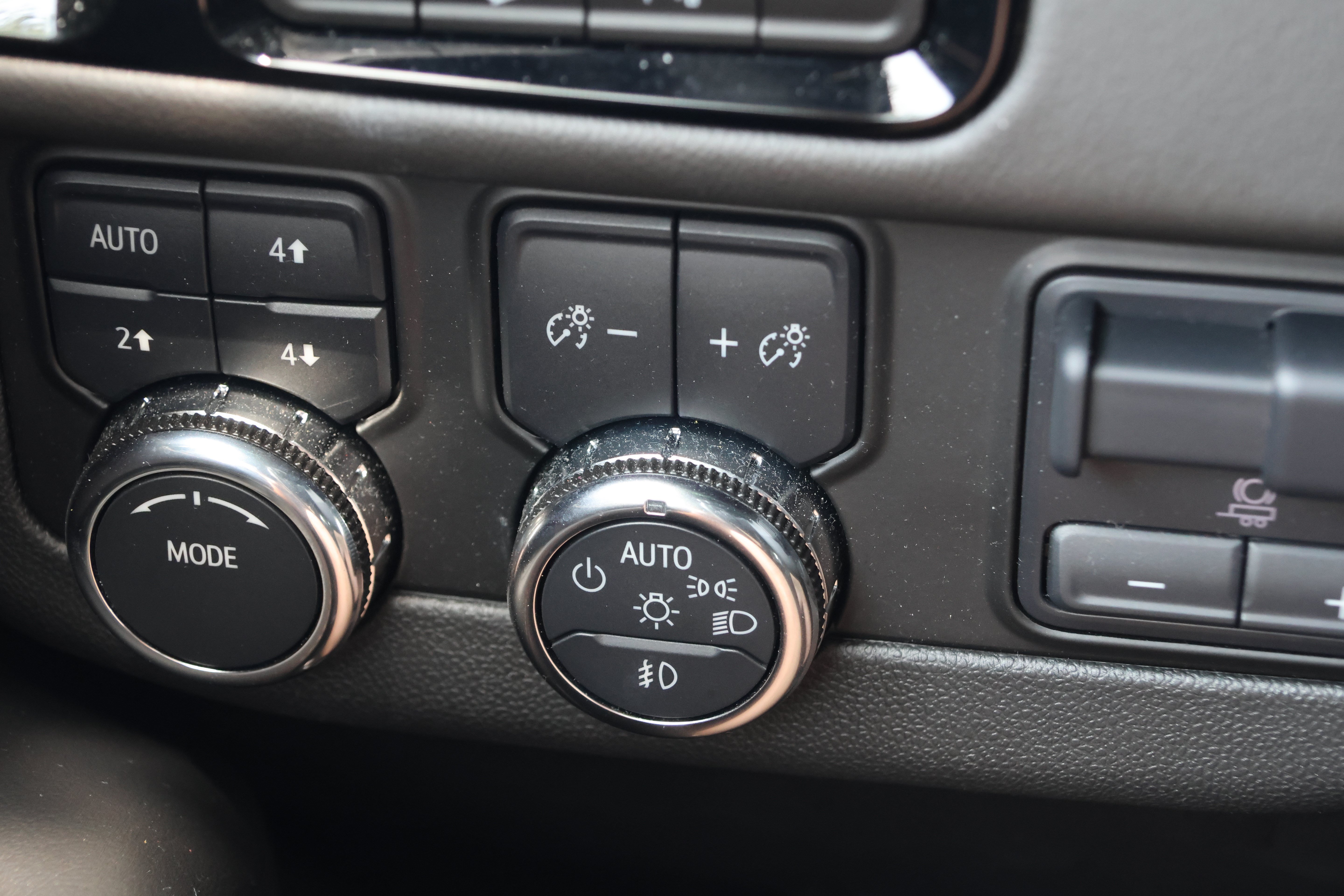 Used 2025 GMC Yukon Elevation AWD/4WD image 18