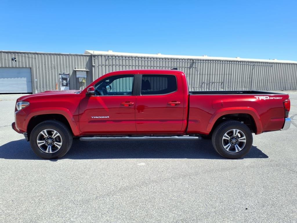 Used 2019 Toyota Tacoma TRD Sport image 18