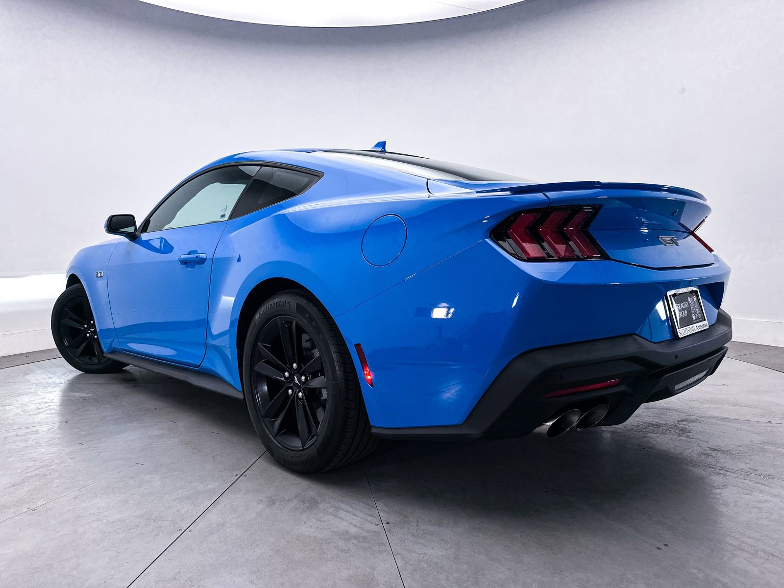 Used 2024 Ford Mustang GT RWD image 2