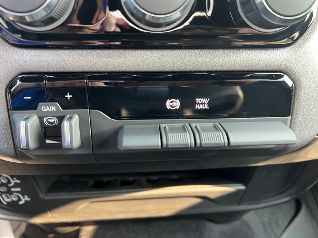 New 2026 RAM 2500 Warlock AWD/4WD image 32