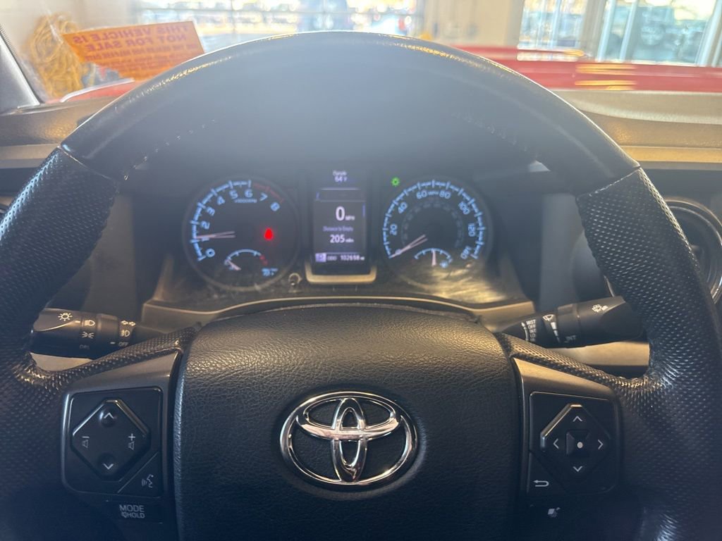 Used 2016 Toyota Tacoma TRD Sport w/ Towing Package image 16